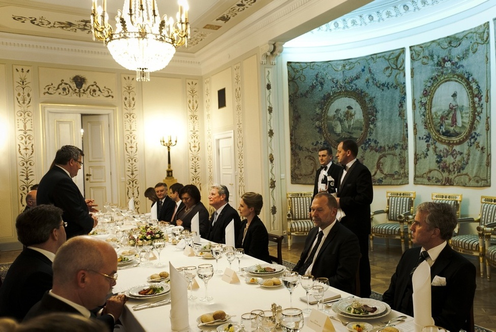 Bundespräsident Joachim Gauck beim Abendessen, gegeben vom Präsidenten der Republik Polen, Herrn Bronisław Komorowski und Frau Komorowska