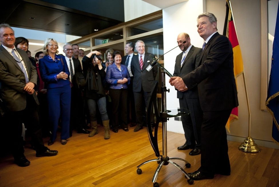 Bundespräsident Joachim Gauck im Gespräch mit den deutschen Mitgliedern des Europäischen Parlaments