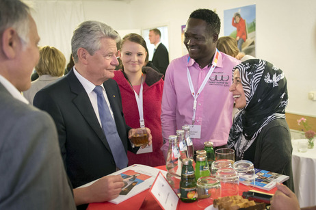 Bundespräsident Joachim Gauck im Mehrgenerationenhaus Pusteblume