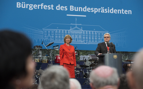 Bundespräsident Joachim Gauck eröffnet den ersten Tag des Bürgerfests gemeinsam mit Daniela Schadt