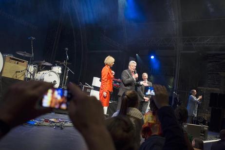 Bundespräsident Joachim Gauck und Daniela Schadt bei der Verabschiedung