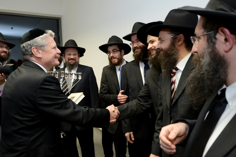 Einweihung der Neuen Synagoge - Bundespräsident Joachim Gauck trifft Rabbiner