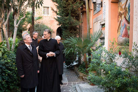 Bundespräsident Joachim Gauck besucht das Campo Santo Teutonico in Vatikanstadt