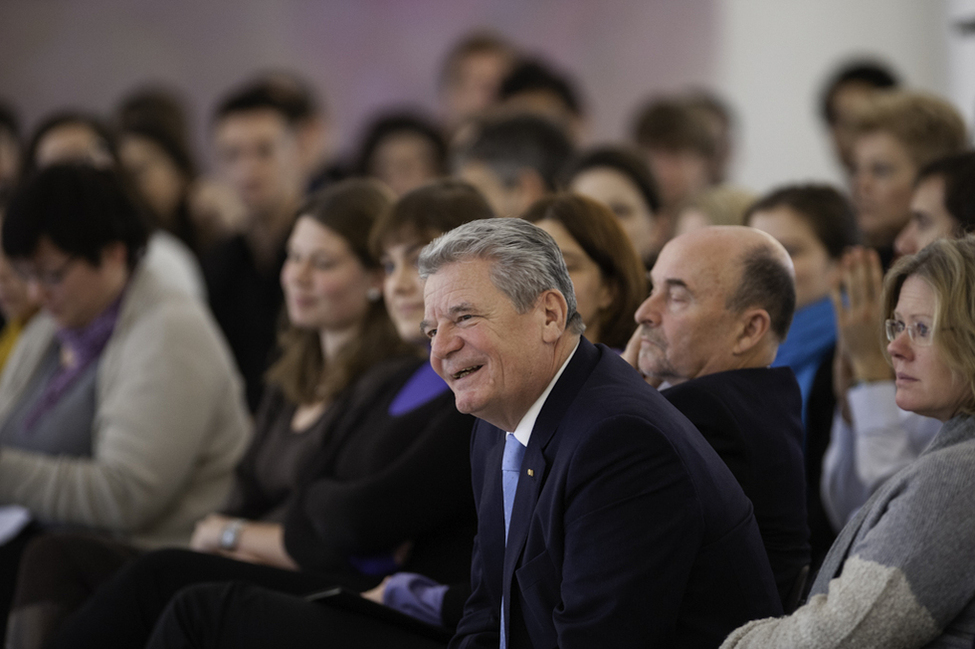 Bundespräsident Joachim Gauck bei der Podiumsdiskussion "Typisch Deutsch" im Rahmen der Veranstaltungsreihe Vergangenheit erinnern – Demokratie gestalten im Großen Saal