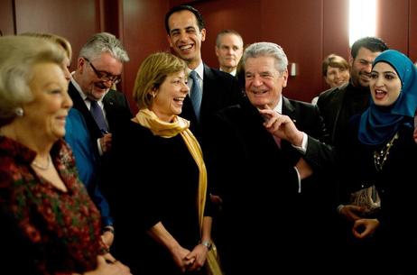 Bundespräsident Joachim Gauck und Daniela Schadt mit Königin Beatrix der Niederlande