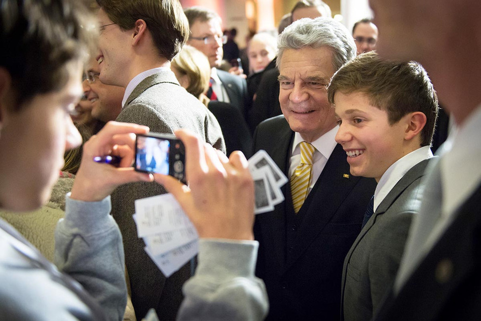 Bundespräsident Joachim Gauck beim anschließenden Empfang mit Jugendlichen