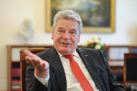 Bundespräsident Joachim Gauck in seinem Amtszimmer