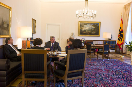 Bundespräsident Joachim Gauck während des Interviews in seinem Amtszimmer