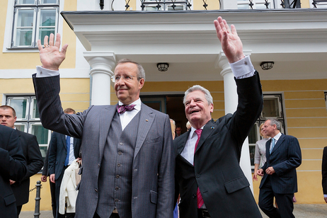 Bundespräsident Joachim Gauck zusammen mit Estlands Präsident Toomas Hendrik Ilves 