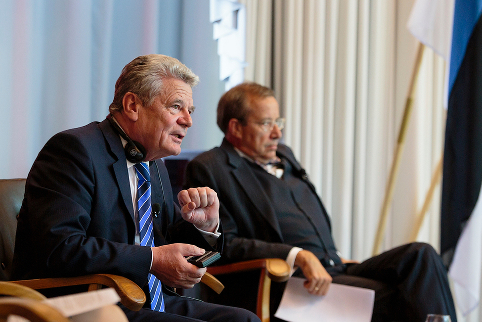 Bundespräsident Joachim Gauck nimmt an der Diskussionsveranstaltung "Erinnerung: Fundament für die Zukunft" in Tallinn teil