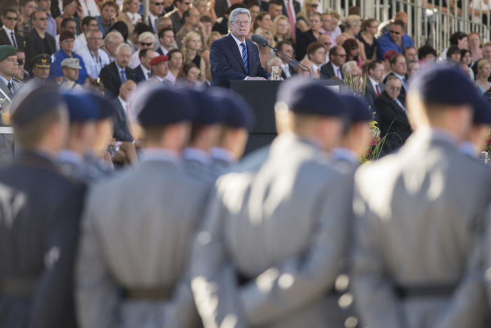 Bundespräsident Joachim Gauck bei seiner Ansprache beim Feierlichen Gelöbnis von Soldatinnen und Soldaten der Bundeswehr