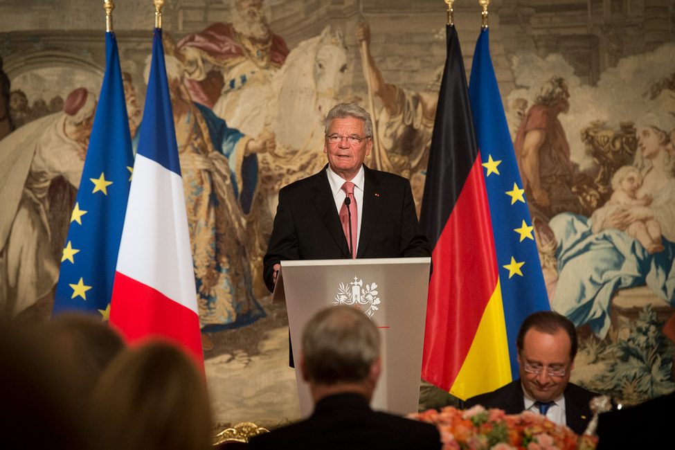 Bundespräsident Joachim Gauck hält eine Rede beim festlichen Abendessen, gegeben vom Präsidenten der Französischen Republik, François Hollande, und Valérie Trierweiler