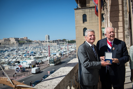 Bundespräsident Joachim Gauck trifft im Rathaus von Marseille mit Bürgermeister Gaudin zusammen