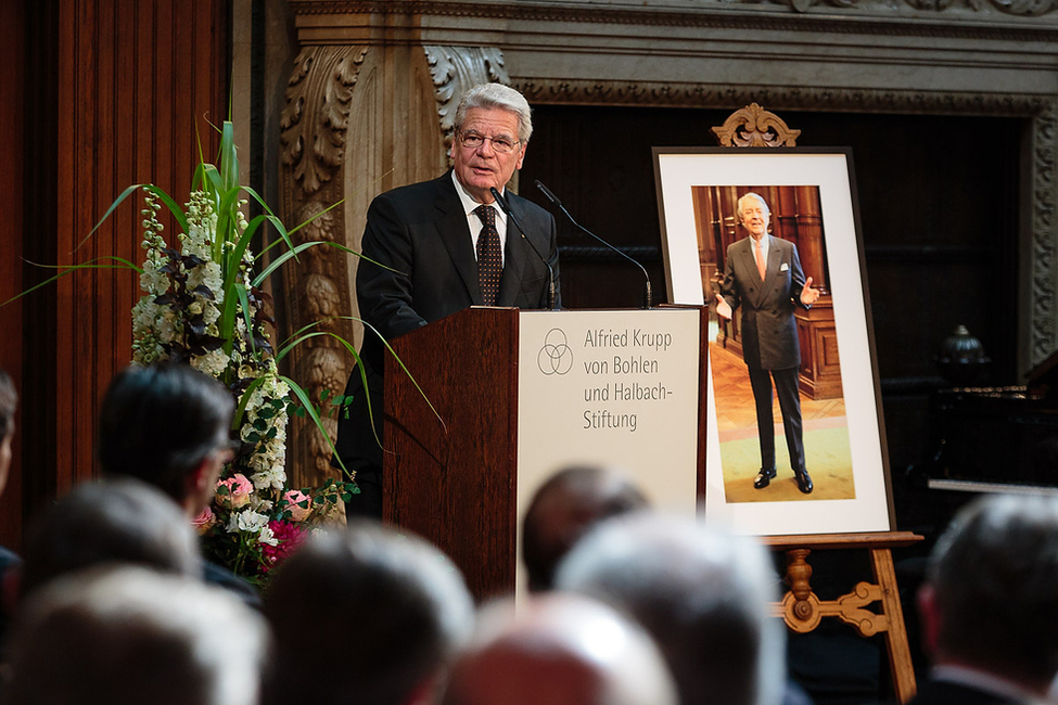 Bundespräsident Joachim Gauck hält eine Ansprache bei der Gedenkfeier für Berthold Beitz in der Villa Hügel in Essen