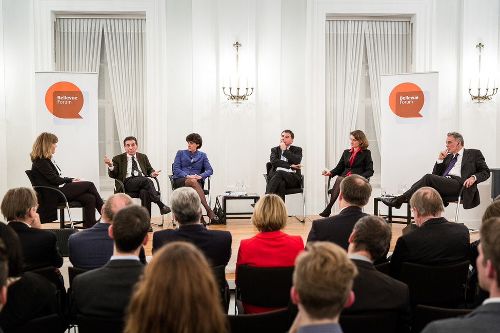 Podiumsdiskussion zum Thema 'Was hält Europa zusammen?" im Rahmen des Bellevue Forums