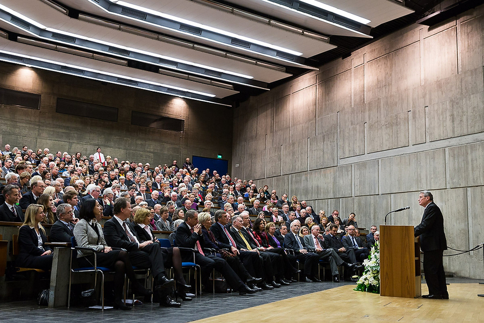 Bundespräsident Joachim Gauck hält an der Universität Stuttgart die Theodor-Heuss-Gedächtnisvorlesung 2013 