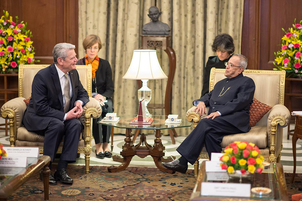 Bundespräsident Joachim Gauck im Gespräch mit dem Präsidenten der Republik Indien, Pranab Mukherjee, vor dem Staatsbankett