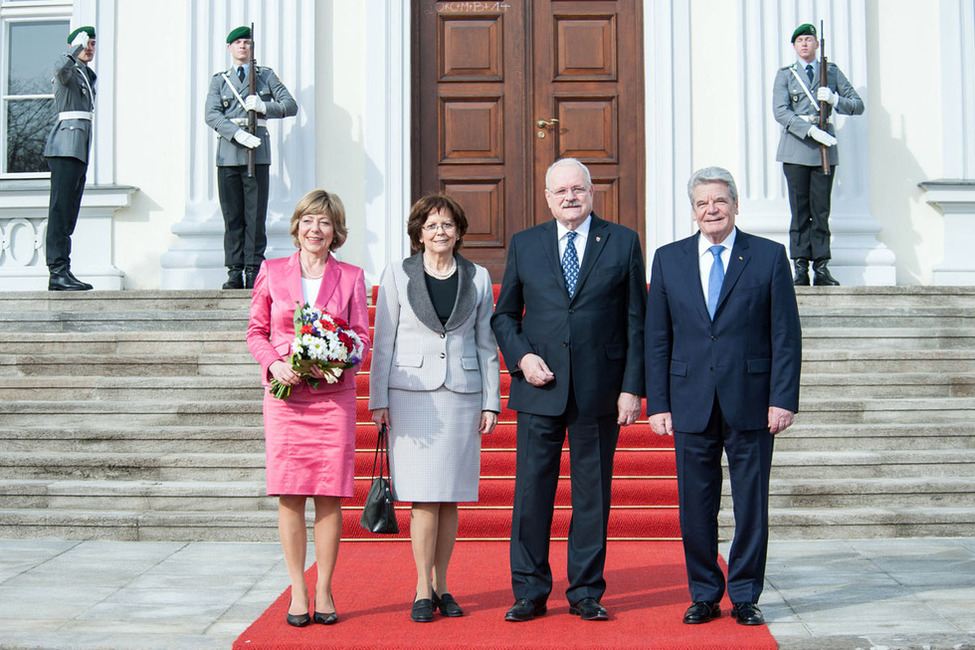 Bundespräsident Joachim Gauck empfängt den Präsidenten der Slowakischen Republik, Dr. Ivan Gašparovič, und Silvia Gašparovičová in Schloss Bellevue