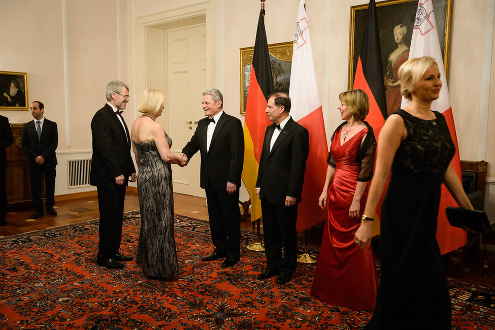 Bundespräsident Joachim Gauck und Daniela Schadt beim Defilee anlässlich des Staatsbanketts für den Präsidenten der Republik Malta, George Abela