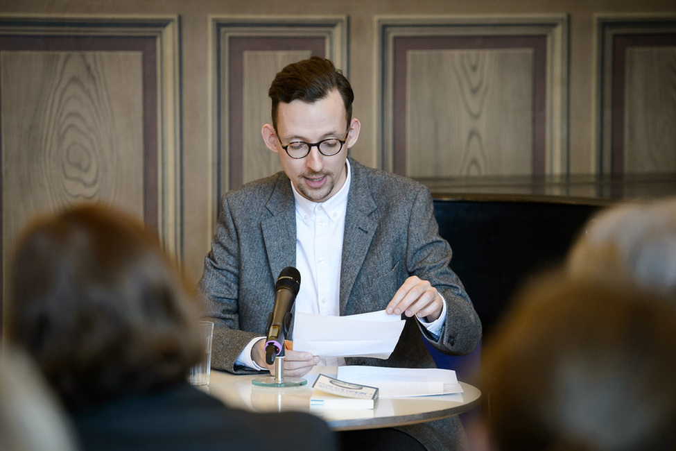 Lesung des Autors Paul Bokowski aus seinem Buch 'Hauptsache nichts mit Menschen' in der Bibliothek am Luisenbad im Rahmen des Thementages 'Unterwegs zum Miteinander'