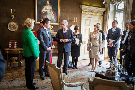 Bundespräsident Joachim Gauck spricht vor dem Mittagessen, gegeben vom Präsidenten des Staatsrates der Republik und des Kantons Genf, François Longchamp, einen Toast aus