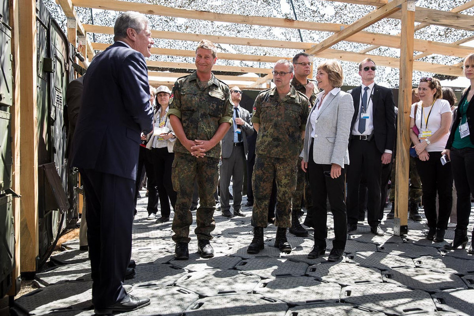 Bundespräsident Joachim Gauck und Daniela Schadt besuchen den Patriot-Einsatzverband der Bundeswehr in Kahramanmaraş 