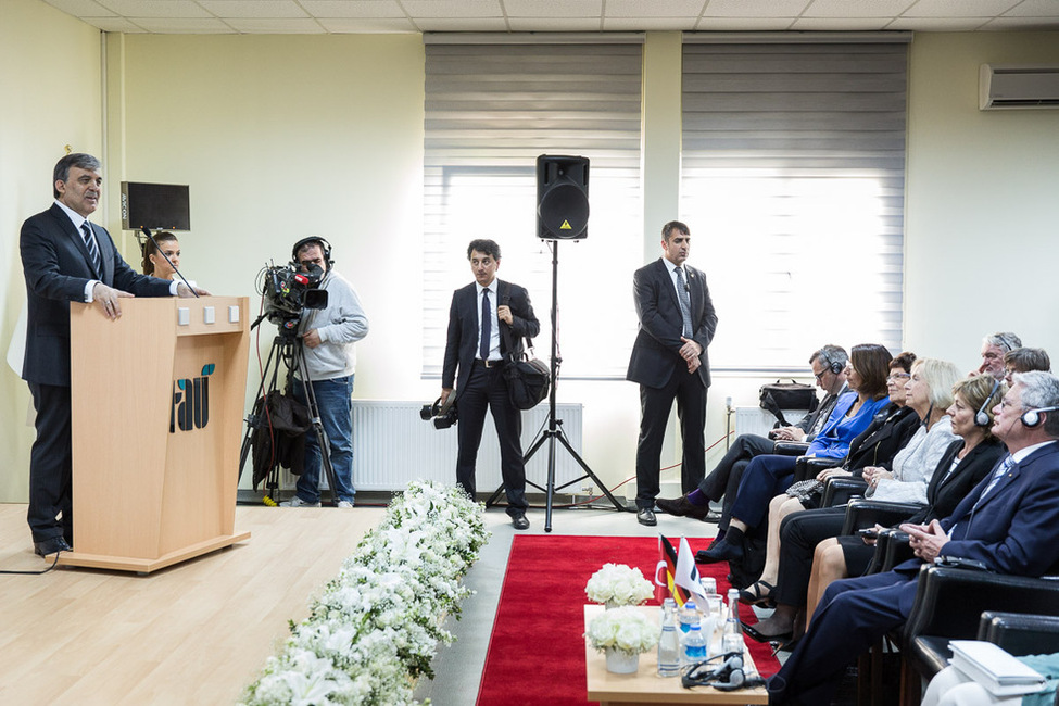 Bundespräsident Joachim Gauck und der türkische Präsident Abdullah Gül eröffnen gemeinsam die Türkisch-Deutsche Universität in Istanbul