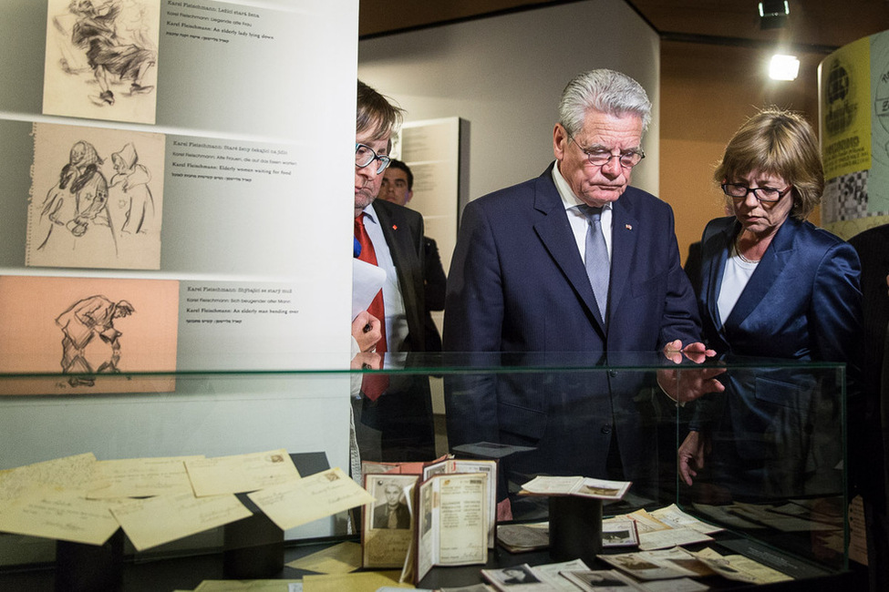 Bundespräsident Joachim Gauck und Daniela Schadt besuchen das Ghetto-Museum der Gedenkstätte Theresienstadt