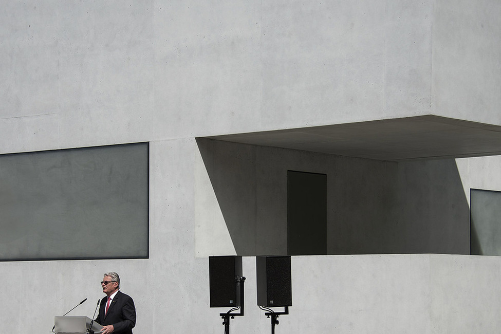 Bundespräsident Joachim Gauck hält eine Rede bei der Wiedereröffnung der Meisterhäuser in Dessau