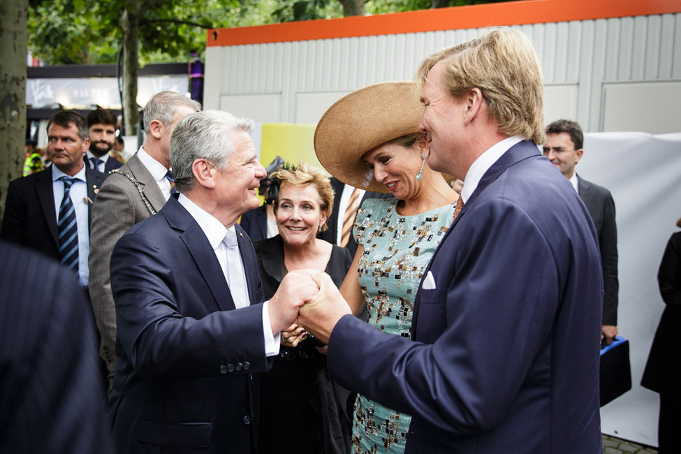 Bundespräsident Joachim Gauck im Austausch mit dem Niederländischen Königspaar, König Willem-Alexander und Königin Máxima, anlässlich des 200. Jubiläums des Königreichs der Niederlande 