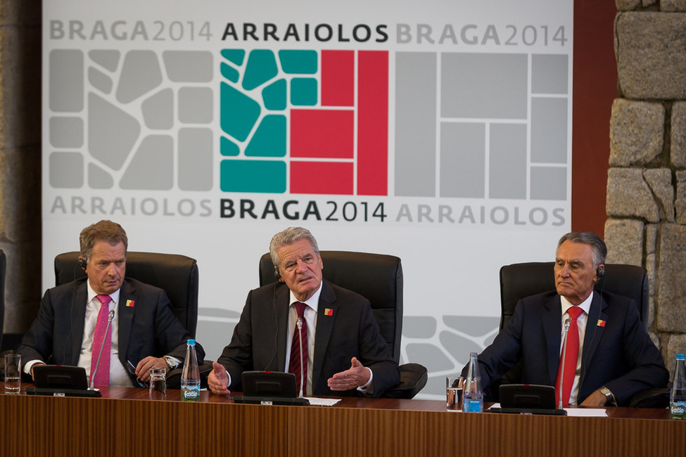 Bundespräsident Joachim Gauck bei der Pressekonferenz des 'Arraiolos-Treffens' der nicht-exekutiven Staatspräsidenten in Braga 