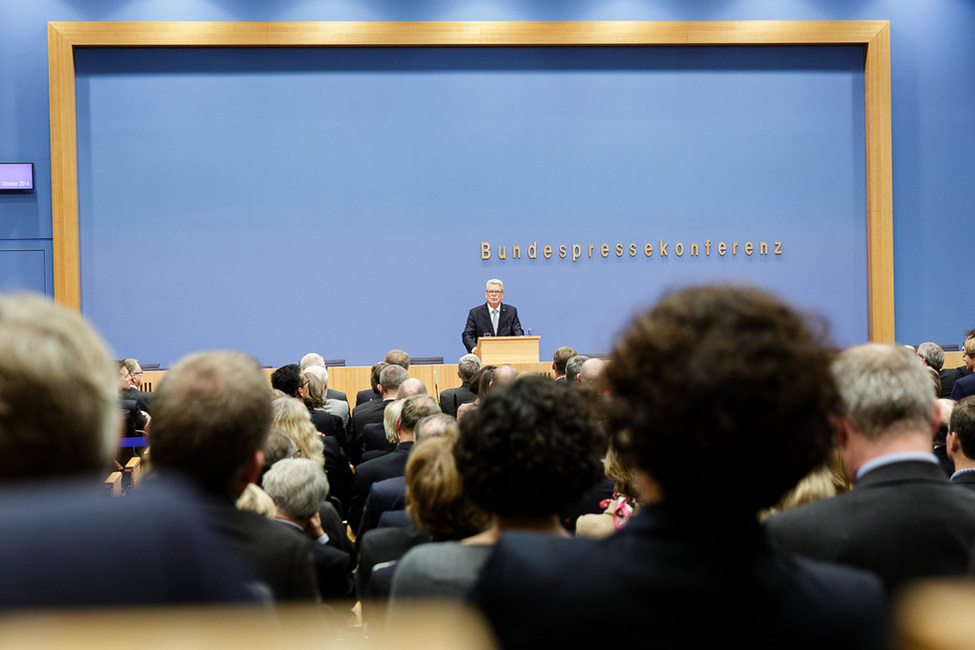Bundespräsident Joachim Gauck hält eine Ansprache vor Journalisten im Haus der Bundespressekonferenz