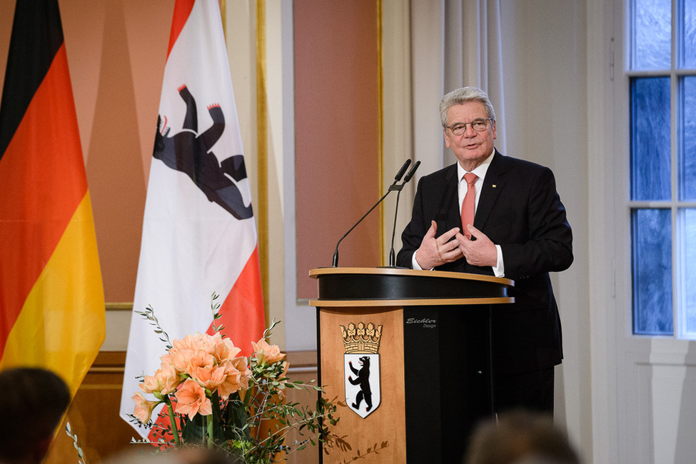 Bundespräsident Joachim Gauck dankt mit einer Ansprache für die Auszeichnung mit dem Ehrenbürgerrecht des Landes Berlin