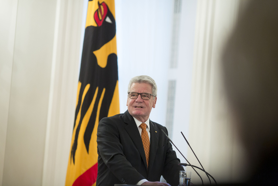 Bundespräsident Joachim Gauck hält eine Rede im Großen Saal in Schloss Bellevue bei der Verleihung des Verdienstordens der Bundesrepublik Deutschland anlässlich des Tages des Ehrenamtes