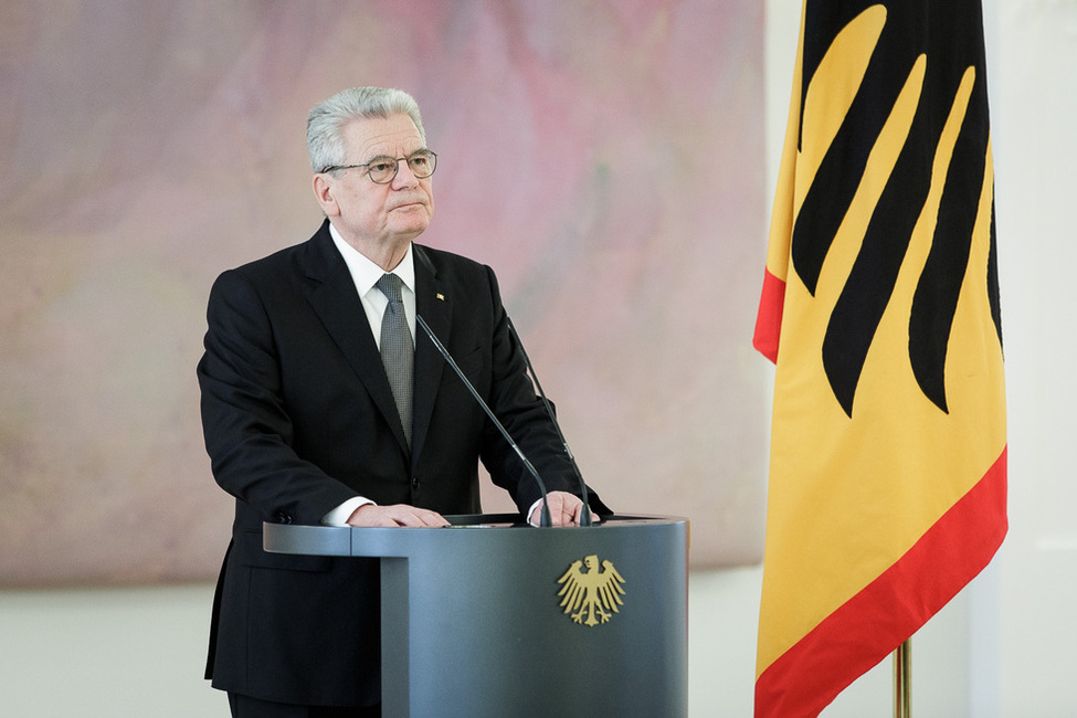 Bundespräsident Joachim Gauck anlässlich des Todes von Bundespräsident a.D. Richard Freiherr von Weizsäcker ein Pressestatement im Großen Saal von Schloss Bellevue abgegeben