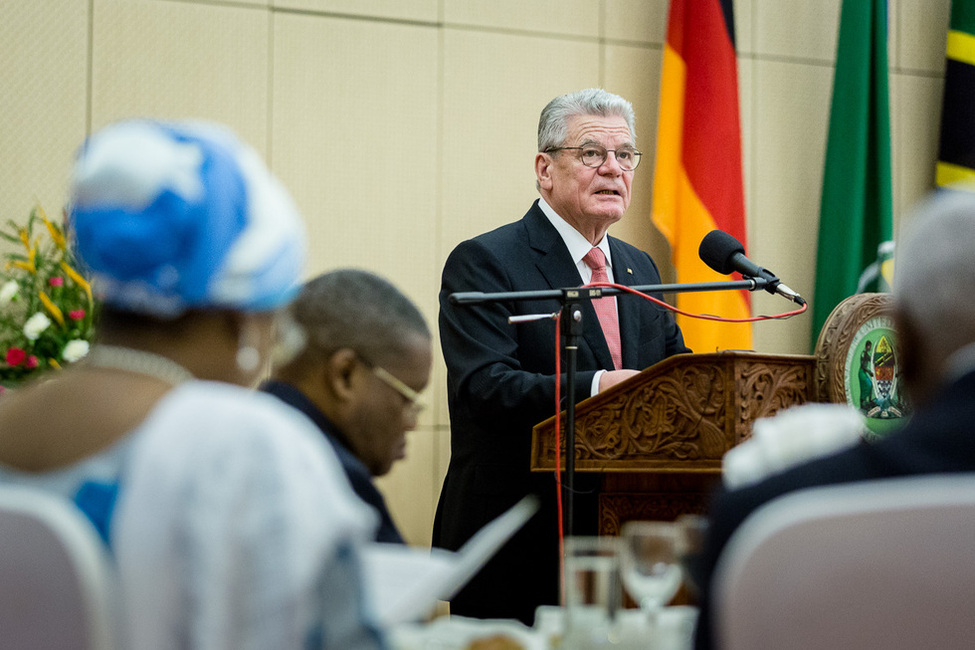 Bundespräsident Joachim Gauck bei seiner Ansprache beim Staatsbankett, gegeben vom Präsidenten der Vereinigten Republik Tansania, Jakaya Mrisho Kikwete, anlässlich des Staatsbesuchs in Tansania