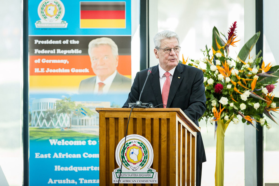 Bundespräsident Joachim Gauck bei seiner Rede vor Vertretern der EAC Organe und Zivilgesellschaft der Ostafrikanischen Gemeinschaft anlässlich des Staatsbesuchs in der Vereinigten Republik Tansania 