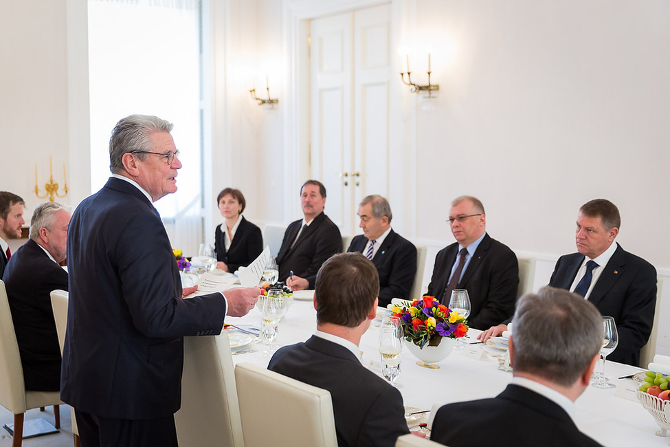 Bundespräsident Joachim Gauck hält eine Rede im Schinkelsaal in Schloss Bellevue anlässlich der Begrüßung des Präsidenten von Rumänien