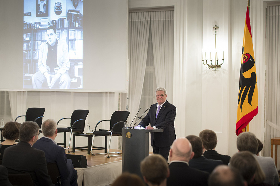 Bundespräsident Joachim Gauck hält eine Ansprache bei einem literarischen Abend zu Ehren des Schriftstellers Johannes Bobrowski in Schloss Bellevue