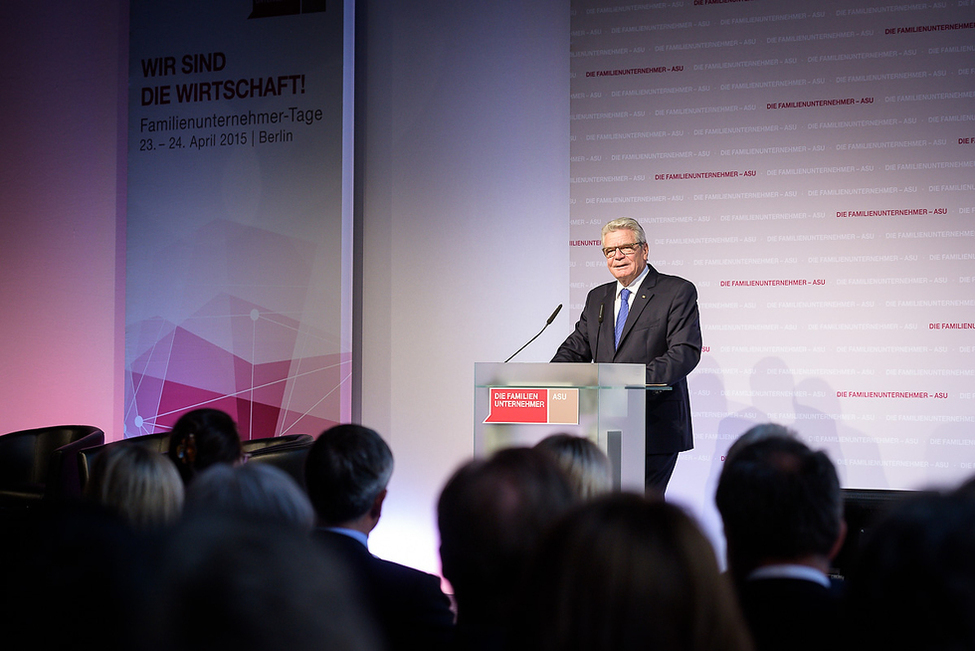 Bundespräsident Joachim Gauck hält eine Rede zur Eröffnung der Familienunternehmer-Tage im Berliner E-Werk