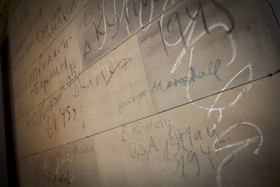 Graffiti von sowjetischen und amerikanischen Soldaten aus dem Jahr 1945 im Reichstag