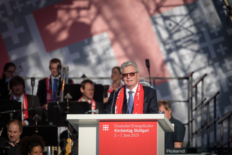 Bundespräsident Joachim Gauck hält eine Rede auf dem Stuttgarter Schlossplatz anlässlich des 35. Deutschen Evangelischen Kirchentages