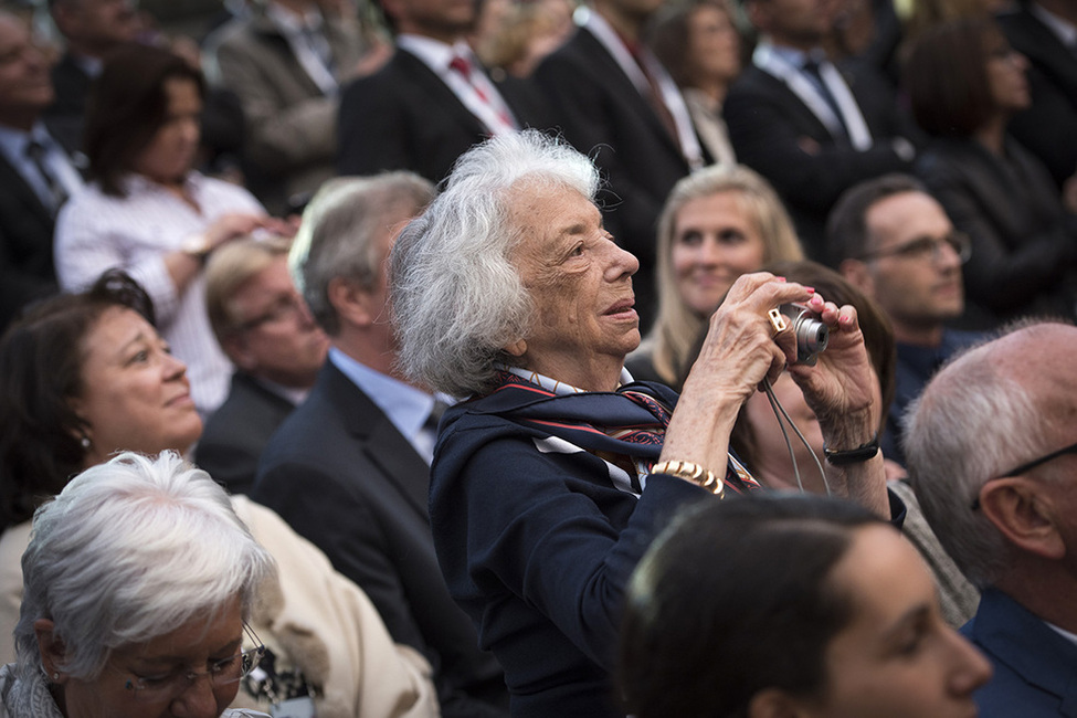 Margot Friedländer, deutsche Überlebende des Holocaust, im Publikum in der Waldbühne Berlin anlässlich der Eröffnungsfeier der European Maccabi Games 2015