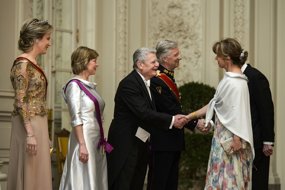 Bundespräsident Joachim Gauck und Daniela Schadt beim Defilee in Schloss Laeken mit dem Belgischen Königspaar anlässlich des Staatsbesuchs im Königreich Belgien