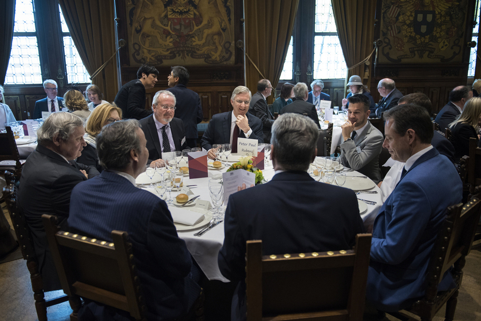 Bundespräsident Joachim Gauck nimmt gemeinsam mit König Philippe an einem Mittagessen teil, gegeben vom Bürgermeister und der Gouverneurin im Rathaus von Antwerpen