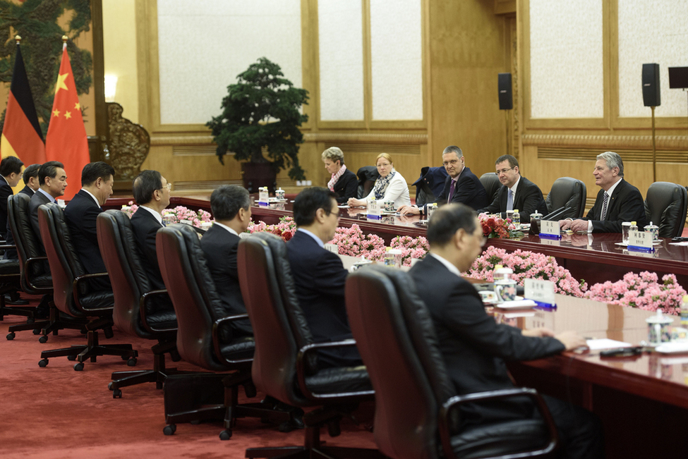 Bundespräsident Joachim Gauck im Gespräch mit dem Staatspräsidenten XI Jinping in Peking anlässlich des Staatsbesuchs in der Volksrepublik China 