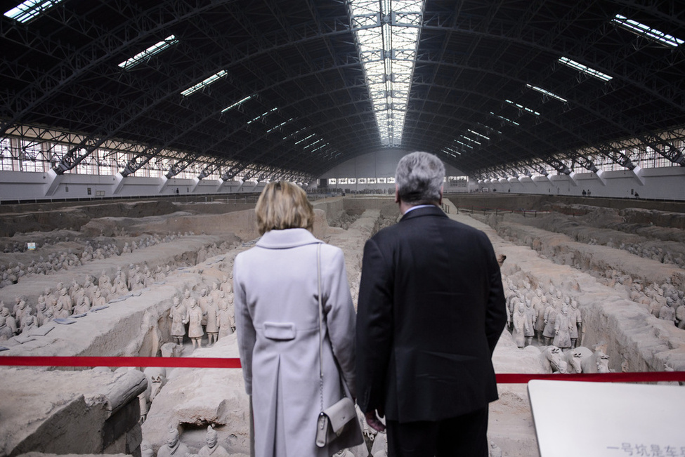 Bundespräsident Joachim Gauck und Daniela Schadt besuchen die Ausgrabungsstätte der Terrakotta-Armee in Xi’an anlässlich des Staatsbesuchs in der Volksrepublik China 