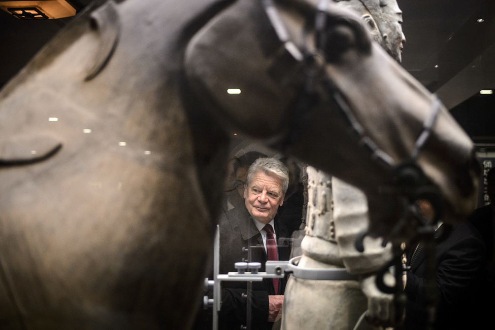 Bundespräsident Joachim Gauck besucht die Ausgrabungsstätte der Terrakotta-Armee in Xi’an anlässlich des Staatsbesuchs in der Volksrepublik China 