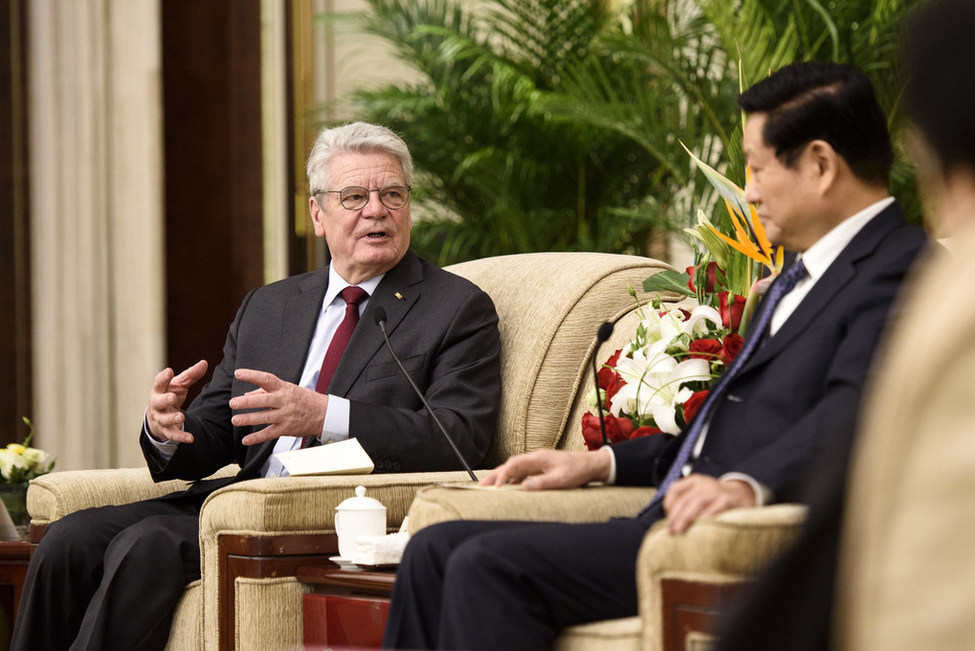 Bundespräsident Joachim Gauck beim Gespräch mit dem Parteisekretär von Shaanxi anlässlich des Staatsbesuchs in der Volksrepublik China 