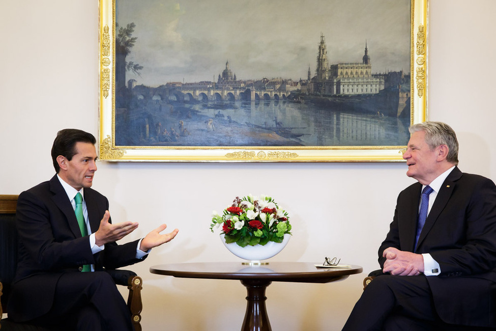 Bundespräsident Joachim Gauck und der Präsident der der Vereinigten Mexikanischen Staaten, Enrique Peña Nieto, beim Gespräch im Amtszimmer in Schloss Bellevue anlässlich des Staatsbesuchs 